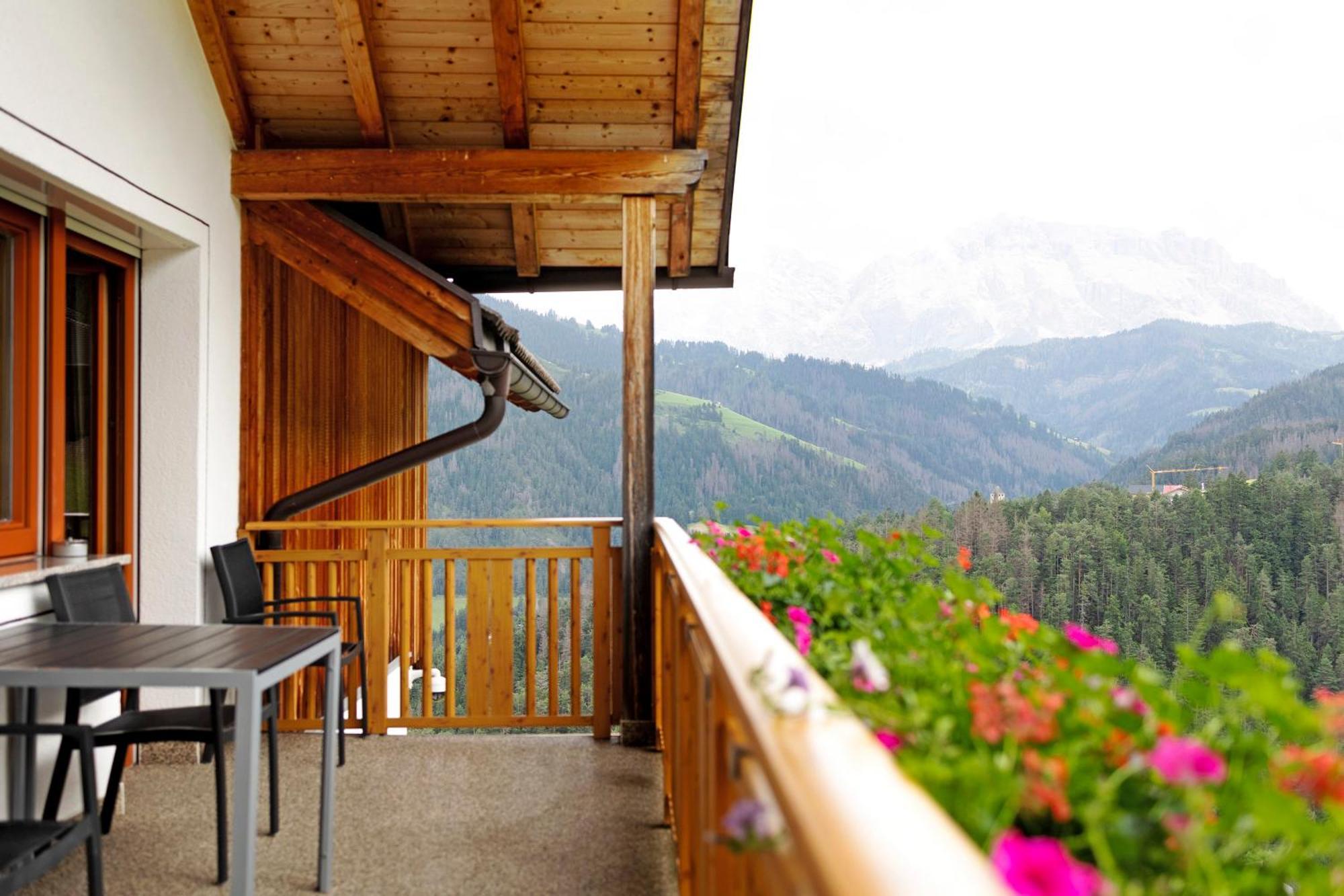 Ciasa Funtanies Pütia New summer 22 San Martino in Badia Zewnętrze zdjęcie